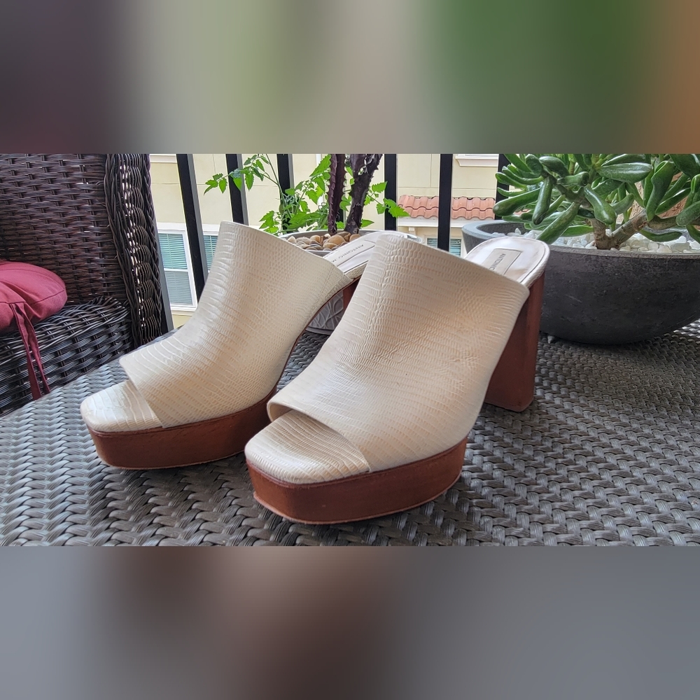 Antonio Melani Peep Toe platform Heels